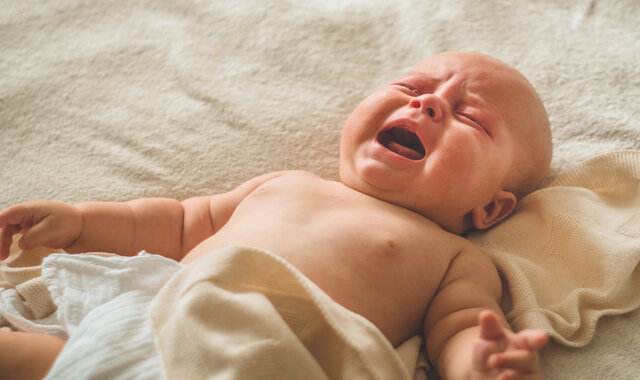 متى يجب البدء في الرضاعة الطبيعية وعلامات الجوع والشبع عند الرضيع