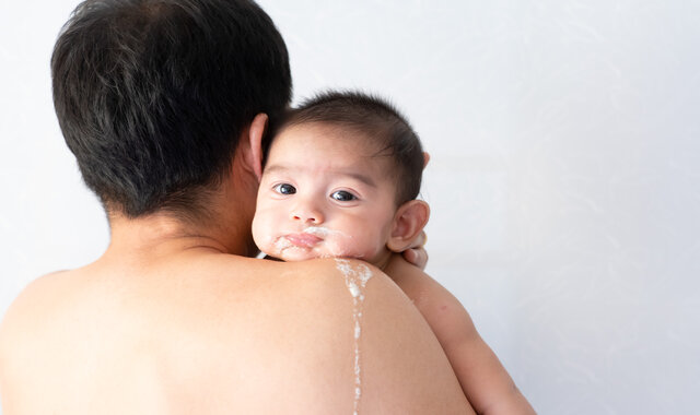 متى يجب البدء في الرضاعة الطبيعية وعلامات الجوع والشبع عند الرضيع